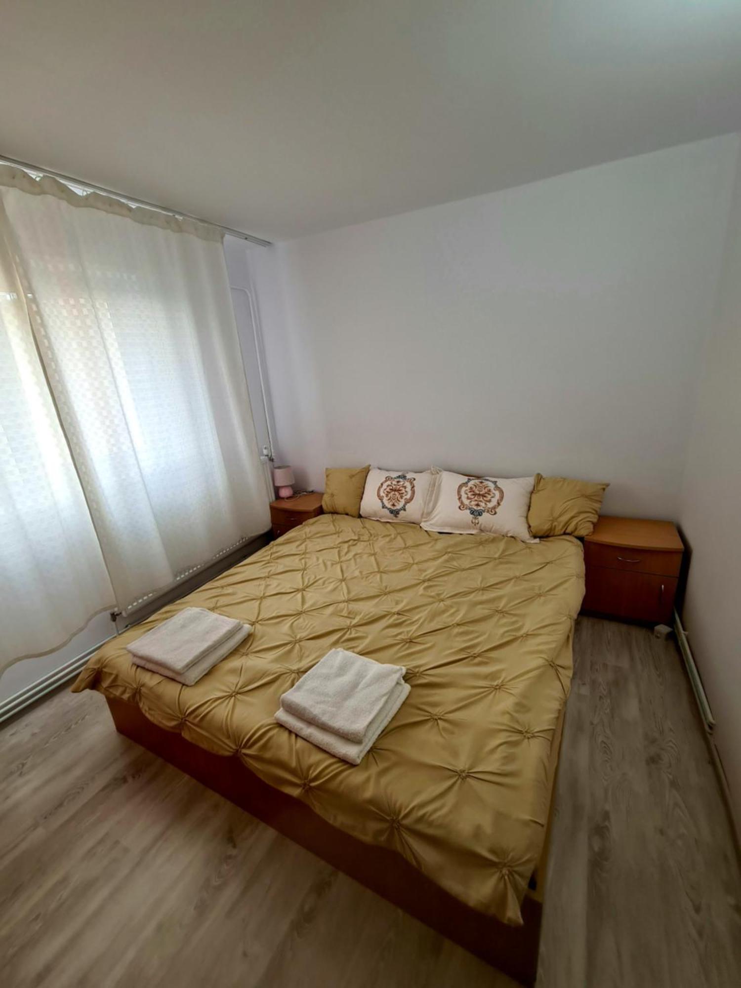 Apartament 2 Camere Etaj 4 Din 4 Craiova Exteriér fotografie